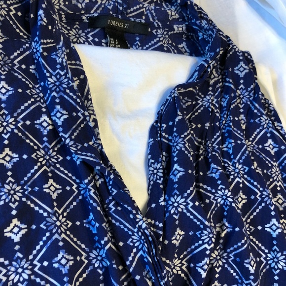 Forever21 sleeveless romper - Picture 3 of 8